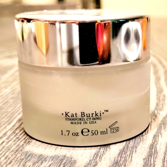 Kat Burki Vitamin C Intensive Fac Cream - Picture 1 of 4